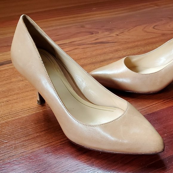 Cole Haan Beige Leather Heels Size 6B - Picture 15 of 16